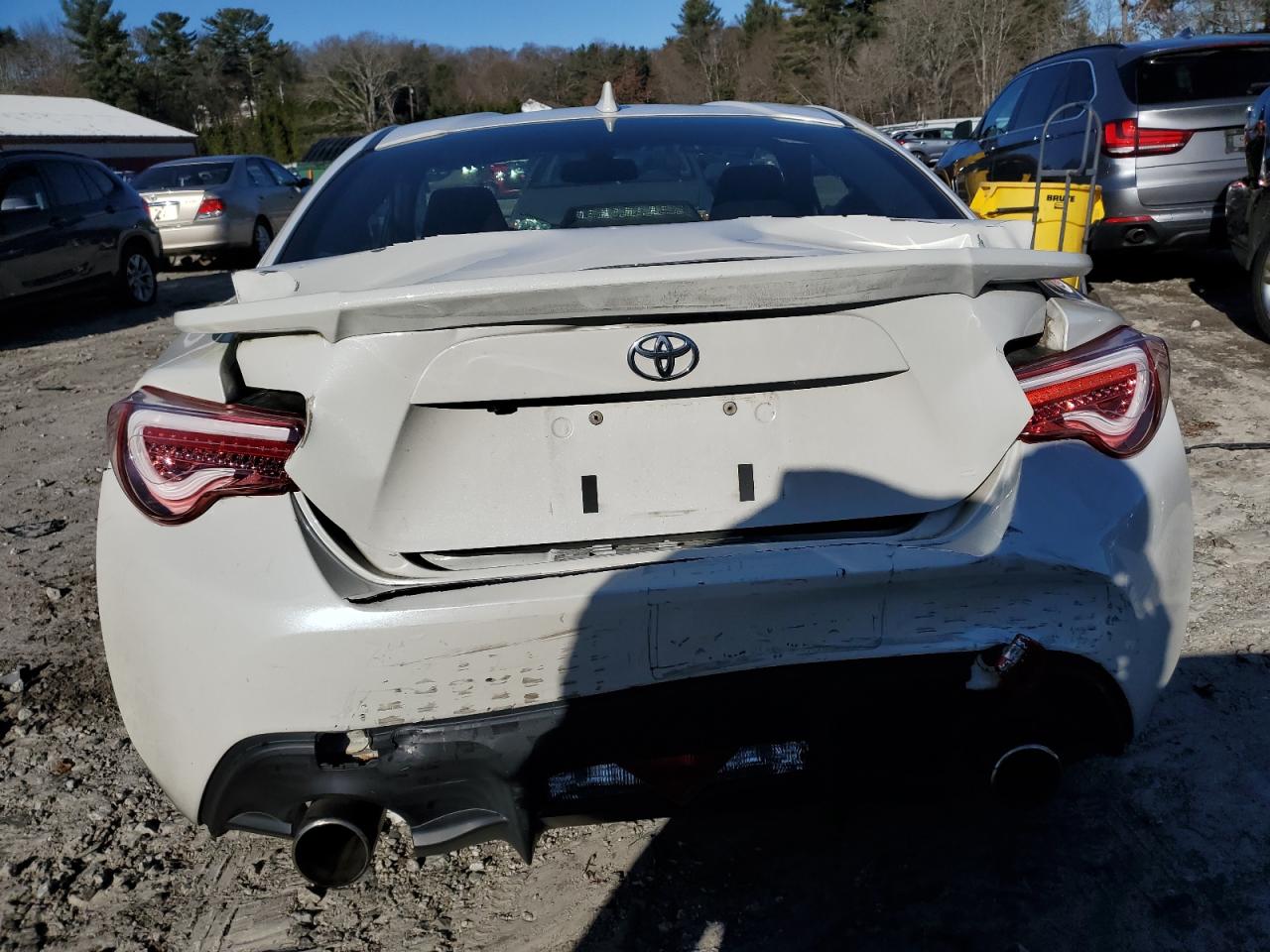 2018 Toyota GT86 VIN JF1ZNAA18J9701152 Copart auction photo, rear end damage thumbnail 6