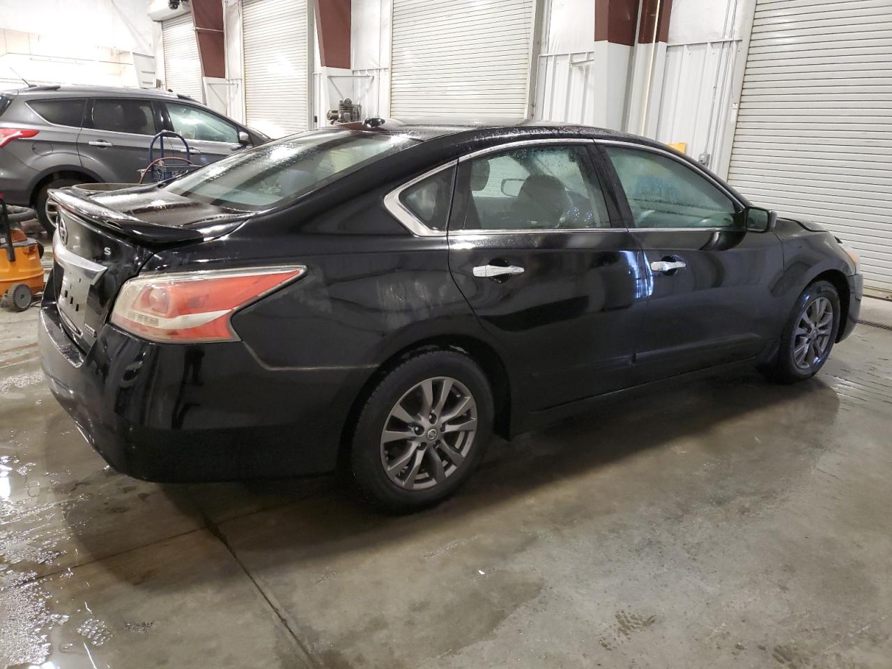 2015 Nissan Altima VIN 1N4AL3AP4FC569410 Copart auction photo, front end damage thumbnail 3