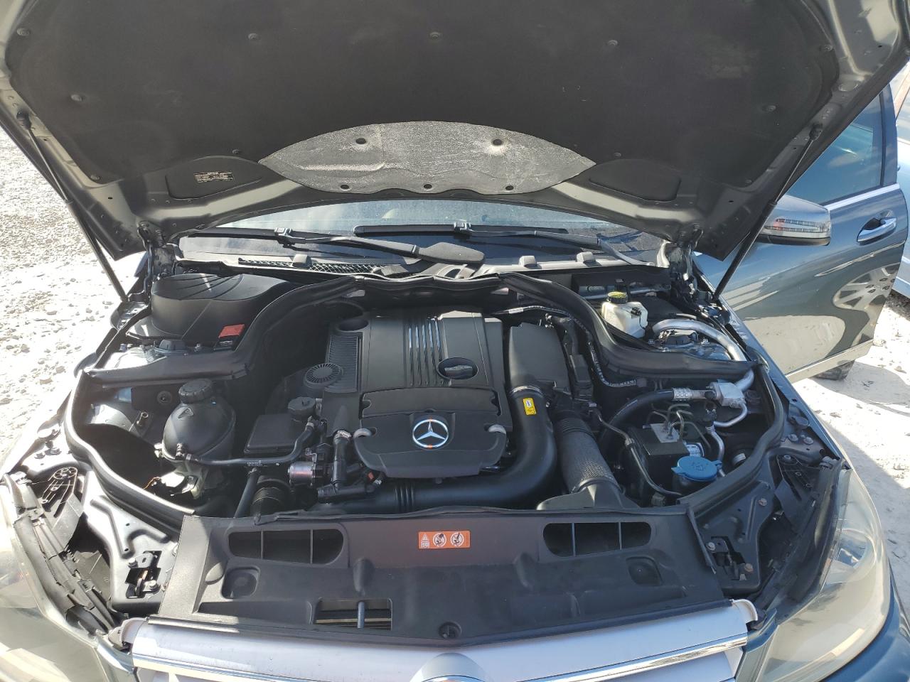 2012 Mercedes-Benz C-klasse VIN WDDGF4HB5CR214577 Copart auction photo, minor dent/scratches damage thumbnail 11