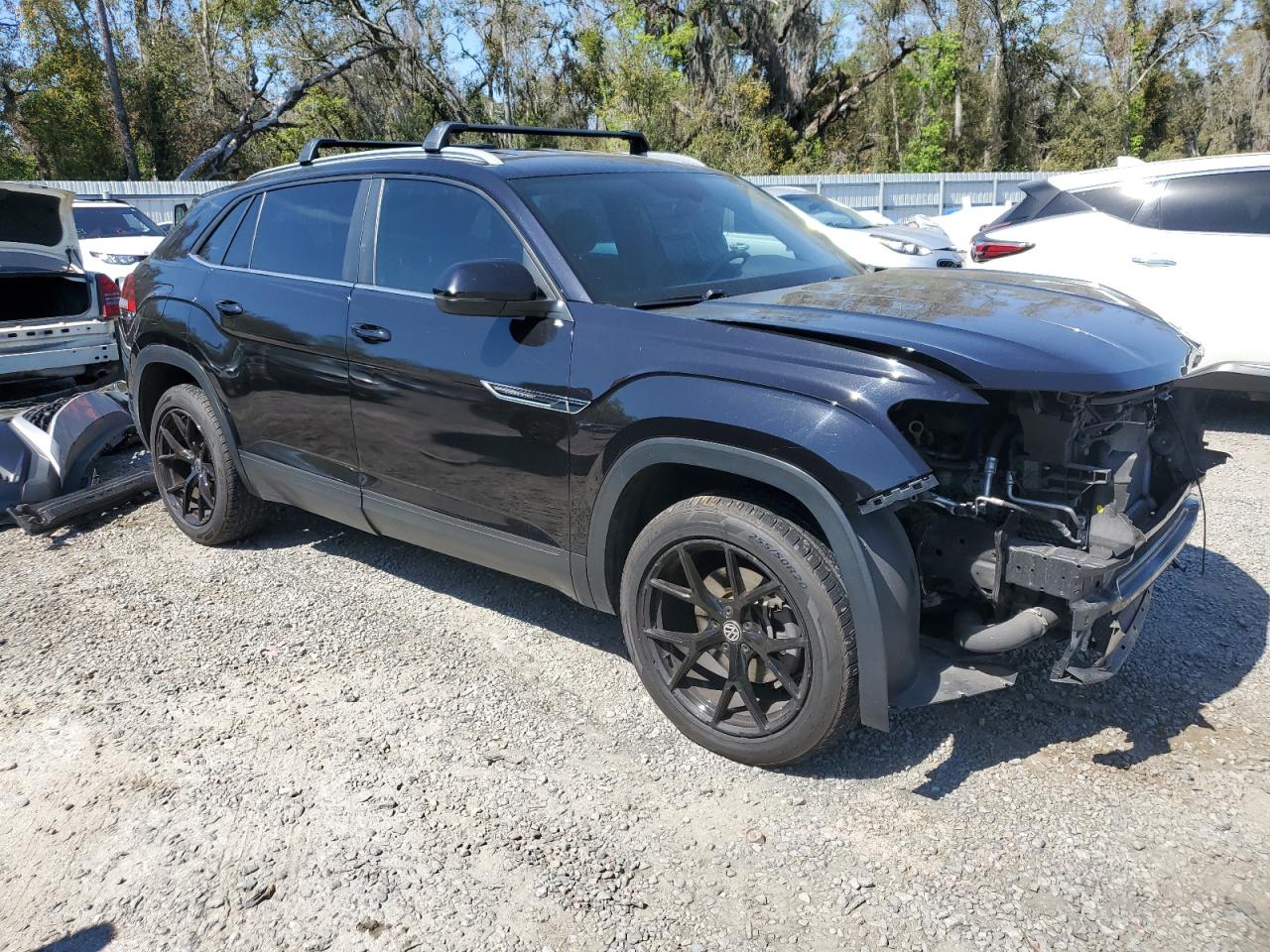 2020 Volkswagen Atlas VIN 1V2AC2CA4LC201221 Copart auction photo, front end / side damage thumbnail 4
