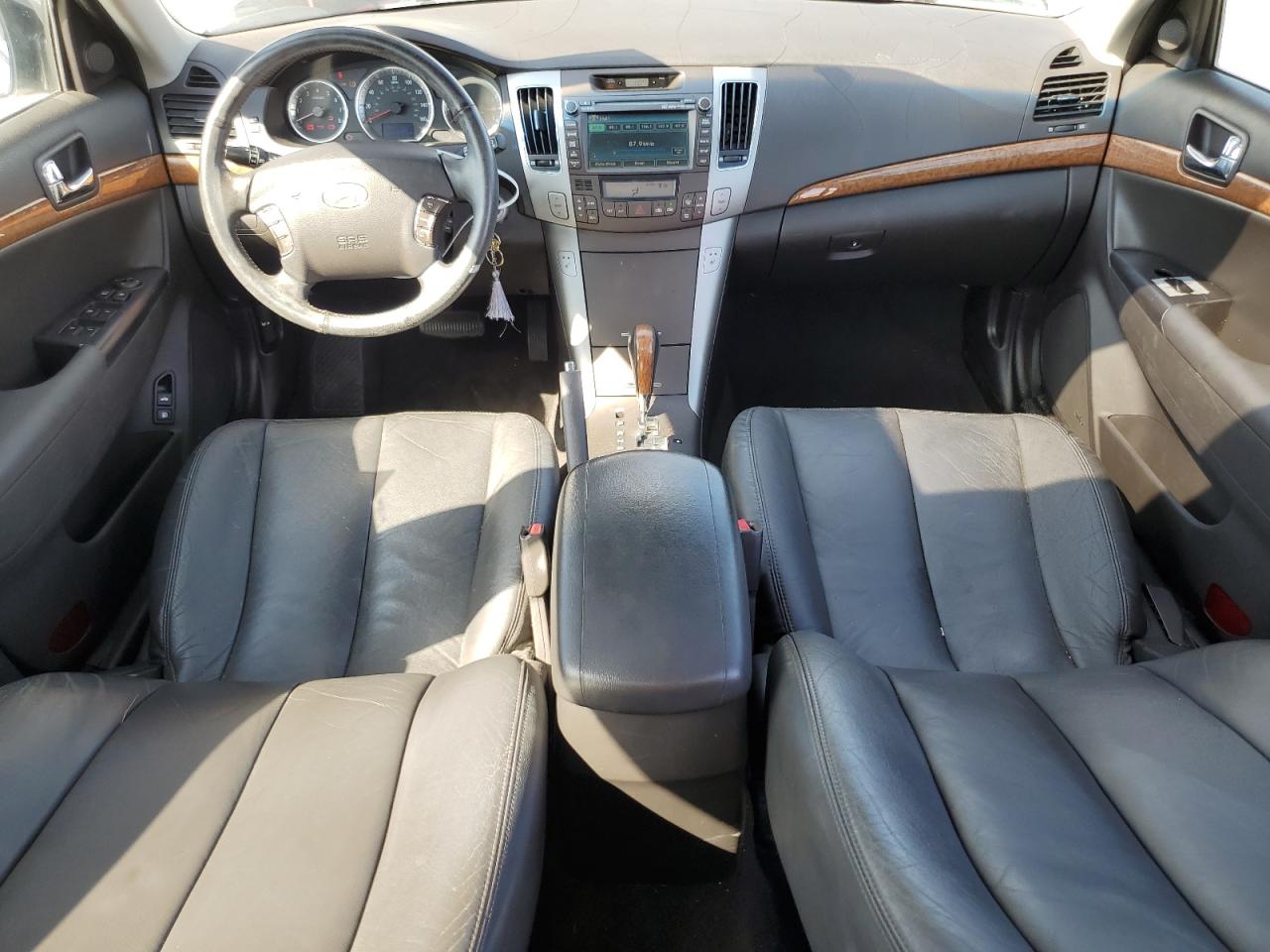 2009 Hyundai Sonata VIN 5NPEU46F39H435737 Copart auction photo, side / minor dent/scratches damage thumbnail 8
