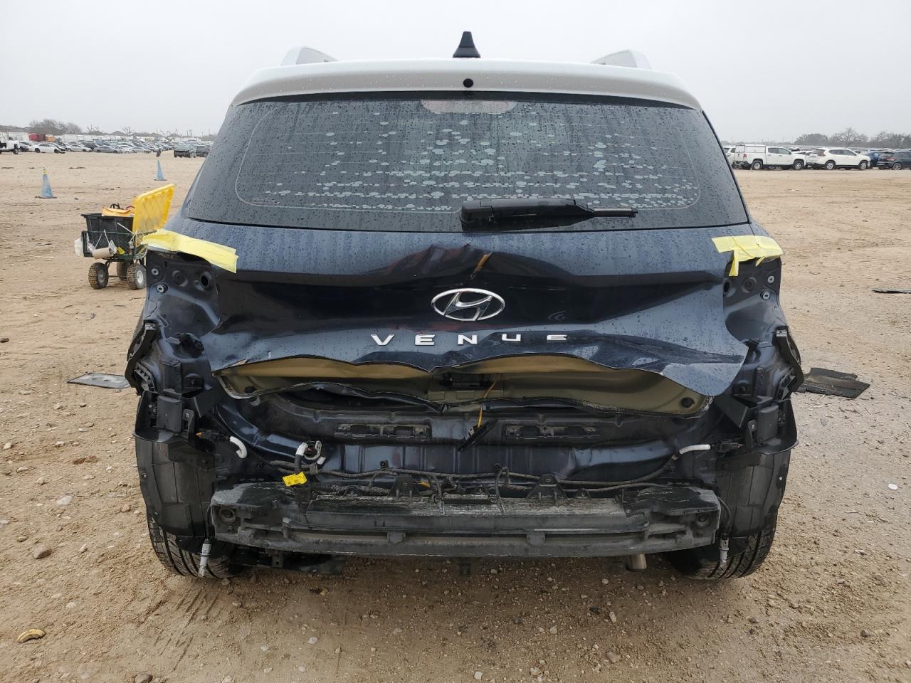 2020 Hyundai Venue VIN KMHRC8A35LU027452 Copart auction photo, rear end / minor dent/scratches damage thumbnail 6