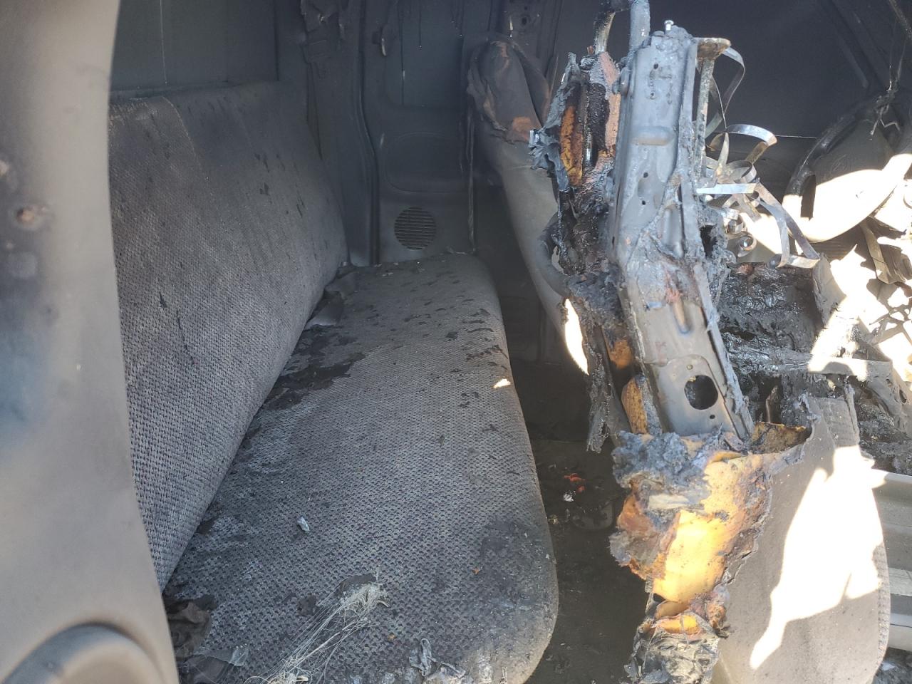 2000 Dodge RAM VIN 1B7MC3363YJ158655 Copart auction photo, burn - interior damage thumbnail 11