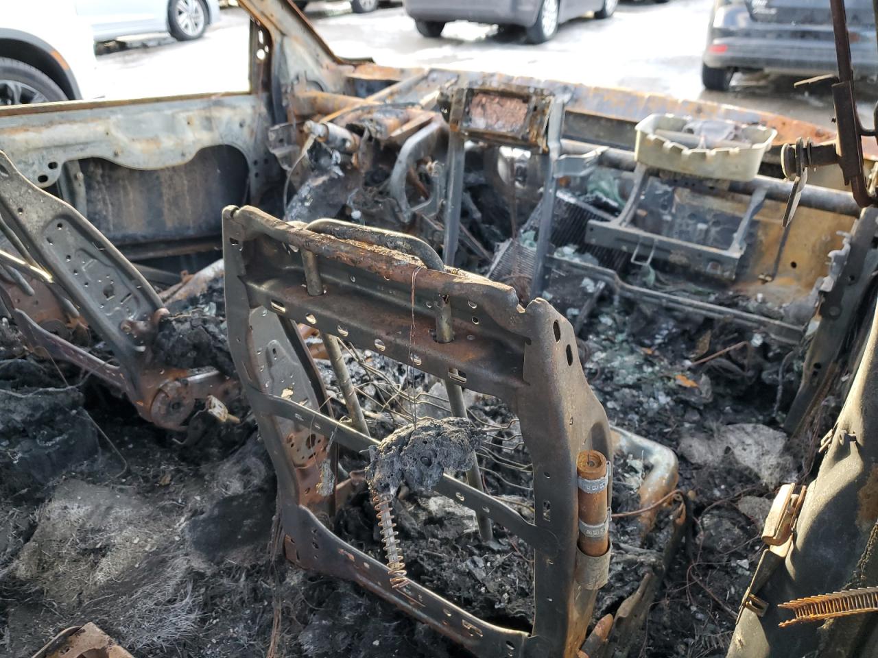 2015 Dodge Caravan VIN 2C4RDGBGXFR683001 Copart auction photo, burn damage thumbnail 8
