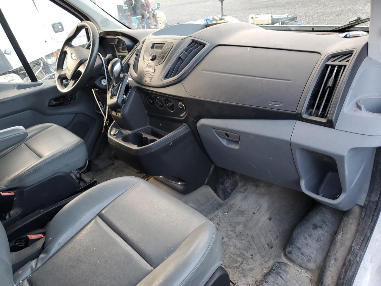 2018 Ford Transit VIN 1FTYR3XM3JKA82170 Copart auction photo, front end / side damage thumbnail 8