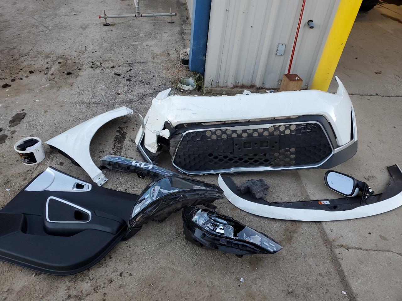 2023 KIA Soul VIN KNDJ23AU6P7861637 Copart auction photo, front end damage thumbnail 12