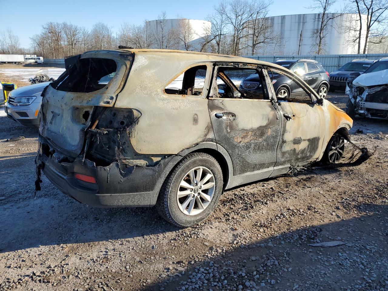 2019 KIA Sorento VIN 5XYPG4A37KG595632 Copart auction photo, burn / all over damage thumbnail 3