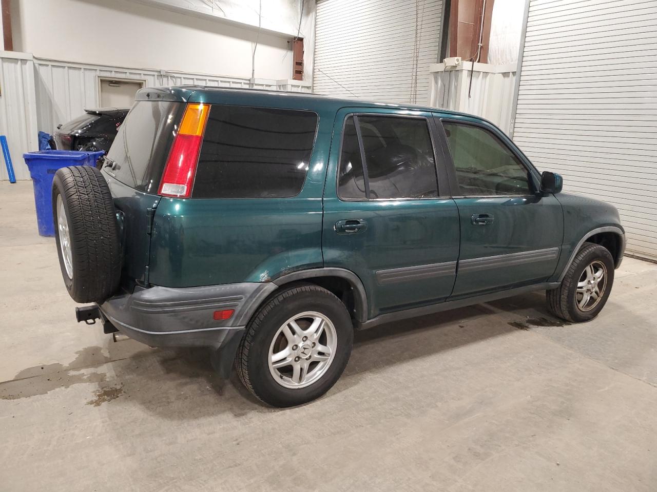2000 Honda CR-V VIN JHLRD1861YC019566 Copart auction photo, minor dent/scratches damage thumbnail 3