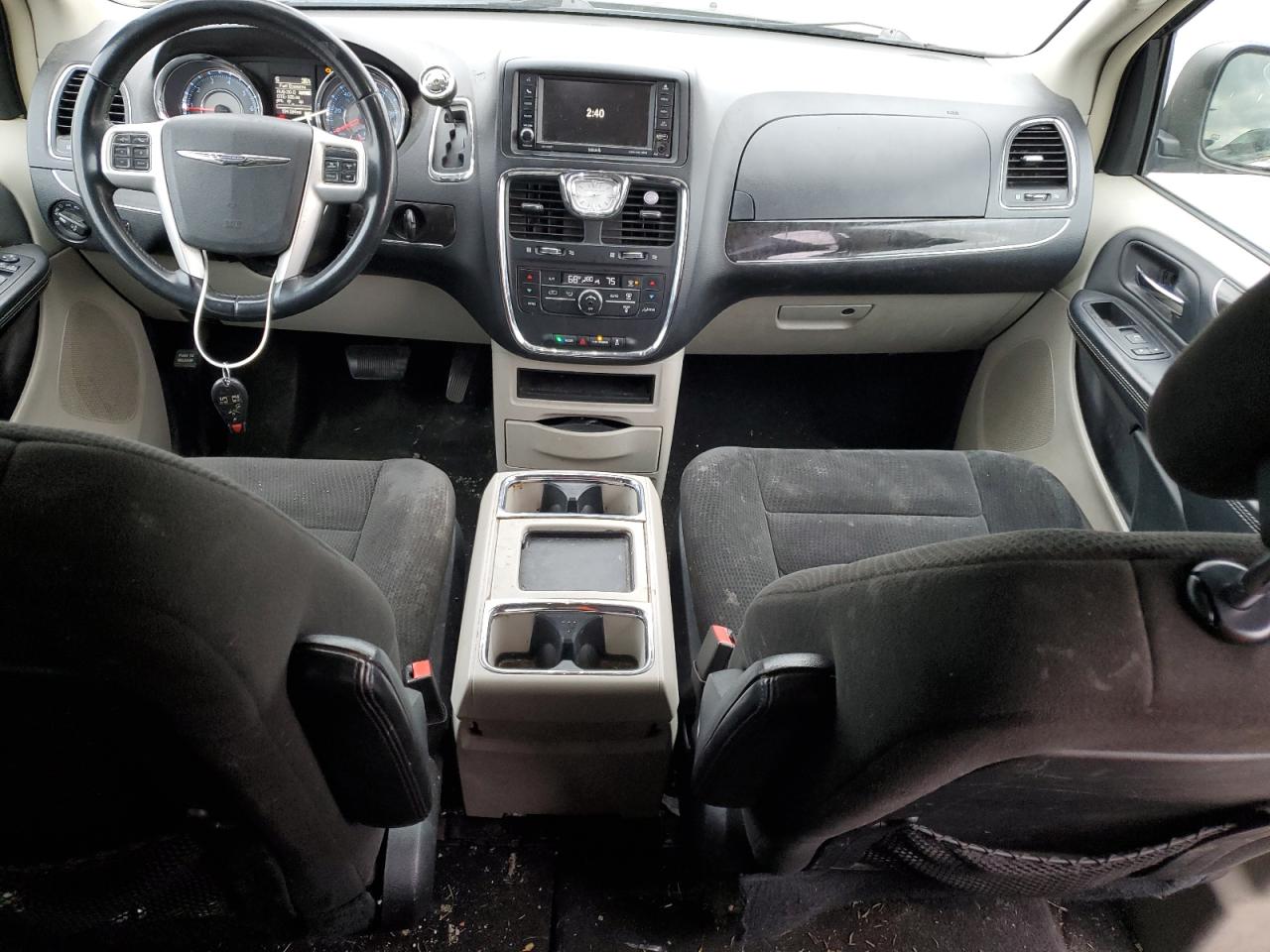 2016 Chrysler Town & Country VIN 2C4RC1BG4GR304995 Copart auction photo, front end / side damage thumbnail 8