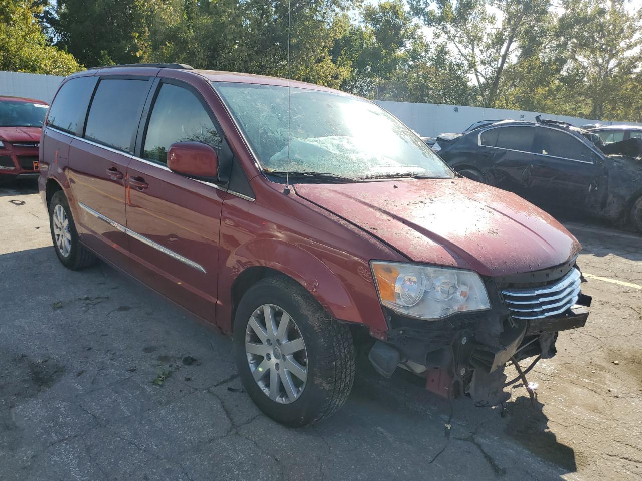 2014 Chrysler Town & Country VIN 2C4RC1BG1ER123804 Copart auction photo, front end damage thumbnail 4