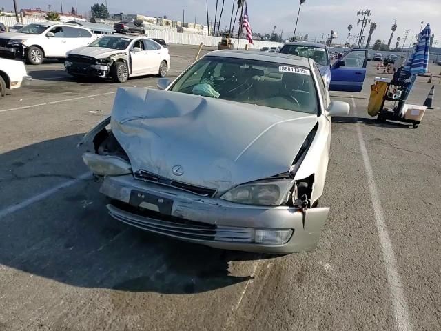 1998 Lexus ES VIN JT8BF28G7W0142437 Copart auction photo, front end / minor dent/scratches damage thumbnail 11