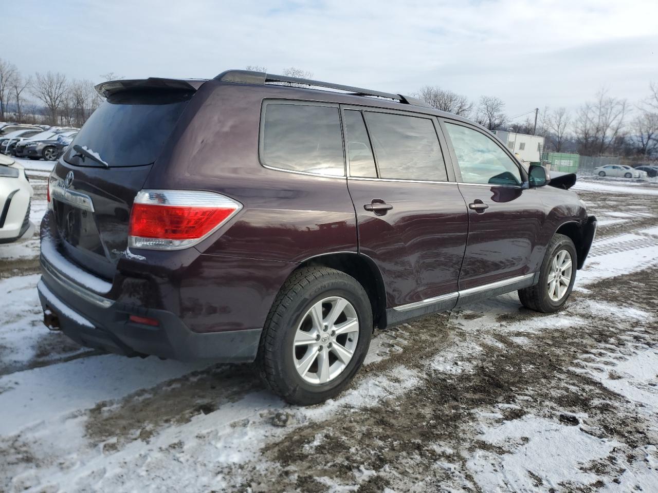 2011 Toyota Highlander VIN 5TDBK3EH8BS070087 Copart auction photo, front end damage thumbnail 3