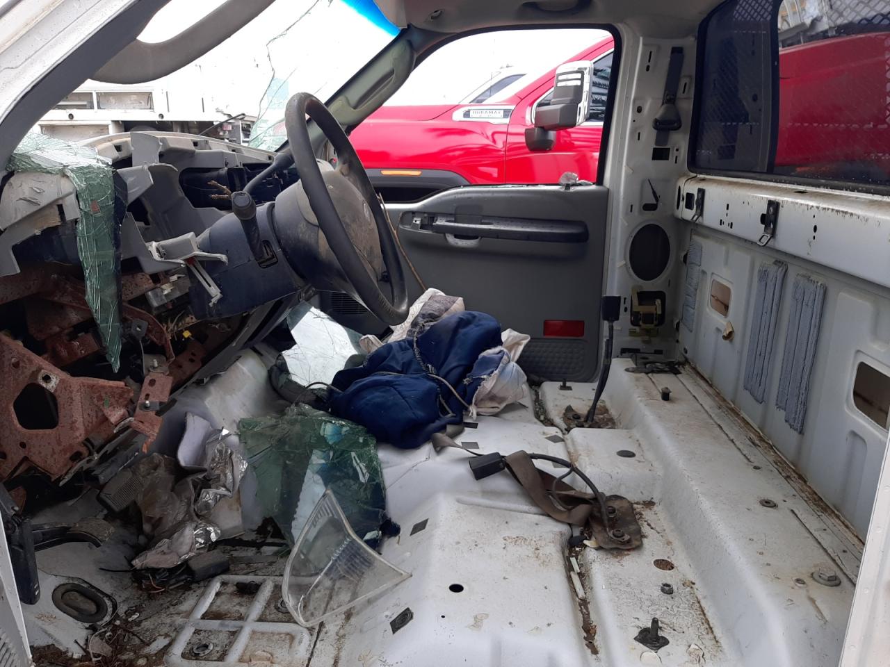 2006 Ford F350 VIN 1FDWF36P56EA71720 Copart auction photo, stripped damage thumbnail 7