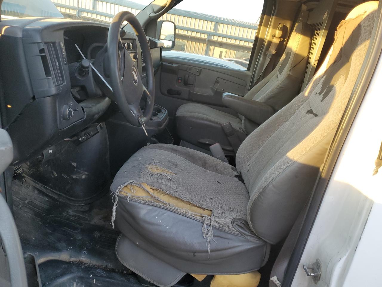 2008 Chevrolet Express VIN 1GCGG25C681128984 Copart auction photo, hail / minor dent/scratches damage thumbnail 7