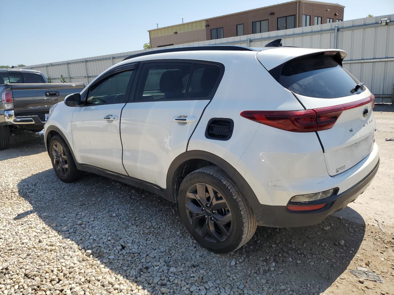 2022 KIA Sportage VIN KNDP6CAC0N7002269 Copart auction photo, normal wear damage thumbnail 2