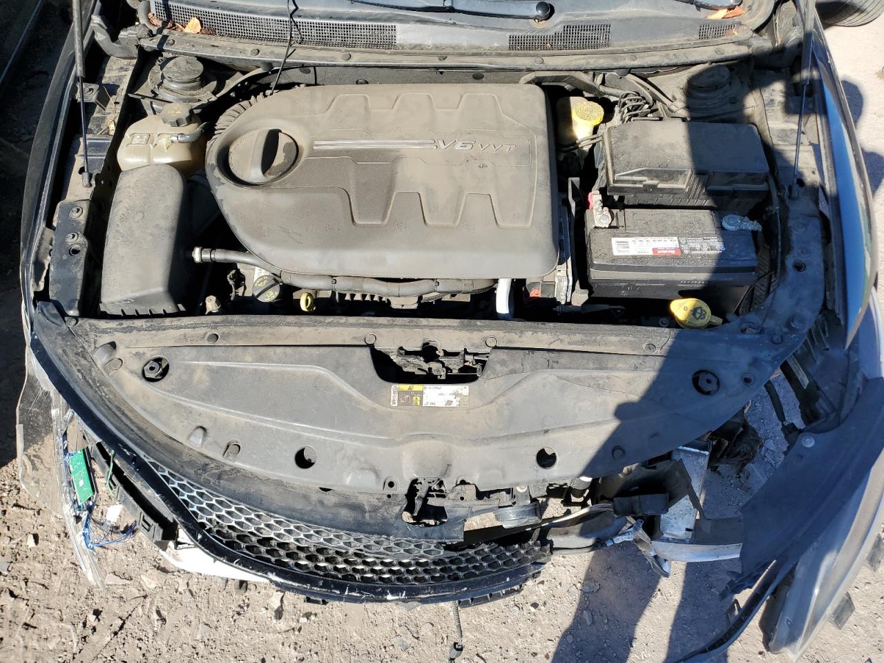2016 Chrysler 200 VIN 1C3CCCDG4GN192831 Copart auction photo, front end / side damage thumbnail 11