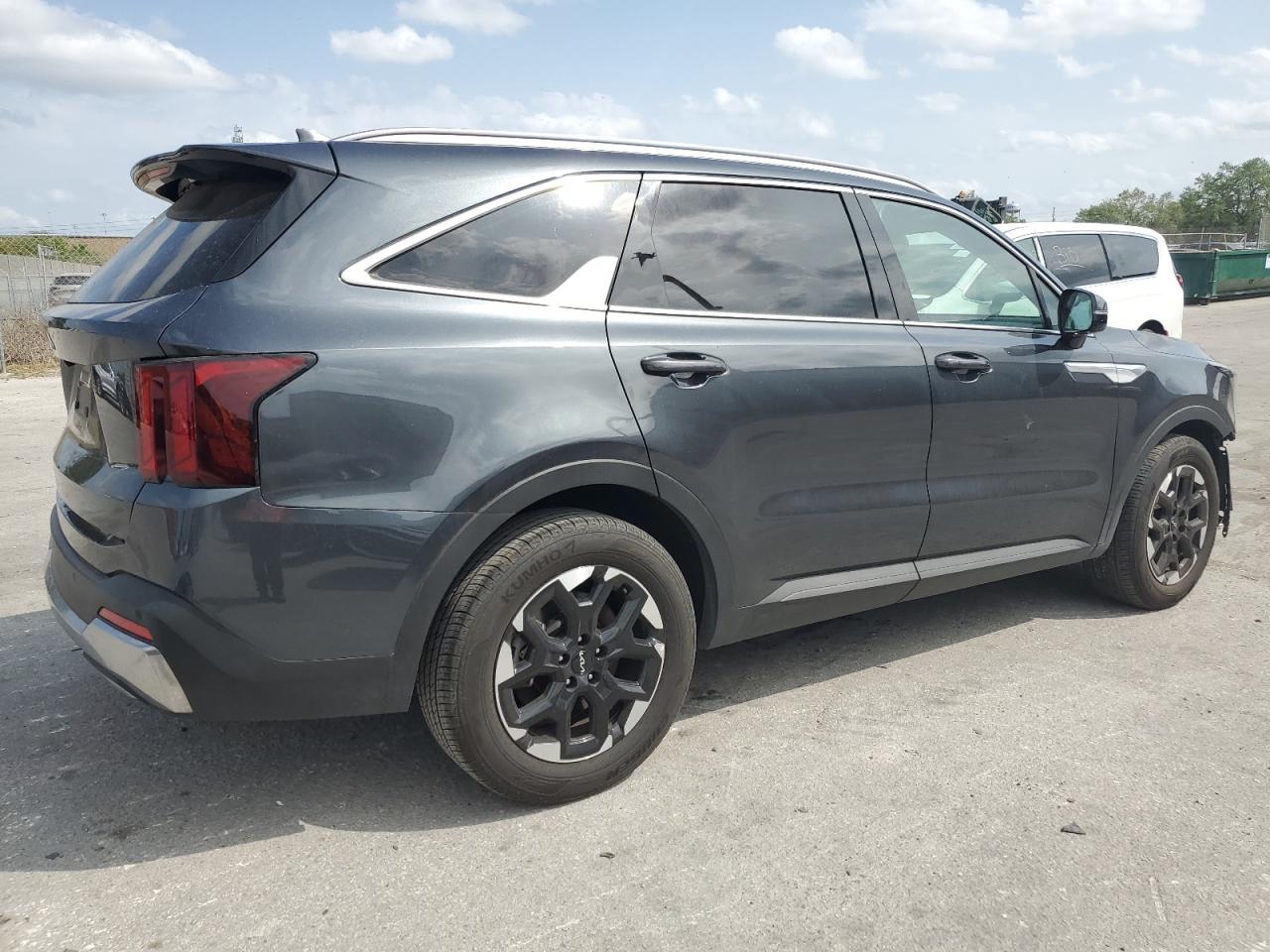 2024 KIA Sorento VIN 5XYRL4JC2RG286732 Copart auction photo, front end damage thumbnail 3