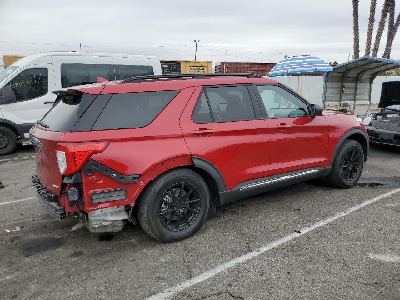2020 Ford Explorer VIN 1FMSK7DHXLGB74483 Copart auction photo, rear end / minor dent/scratches damage thumbnail 3