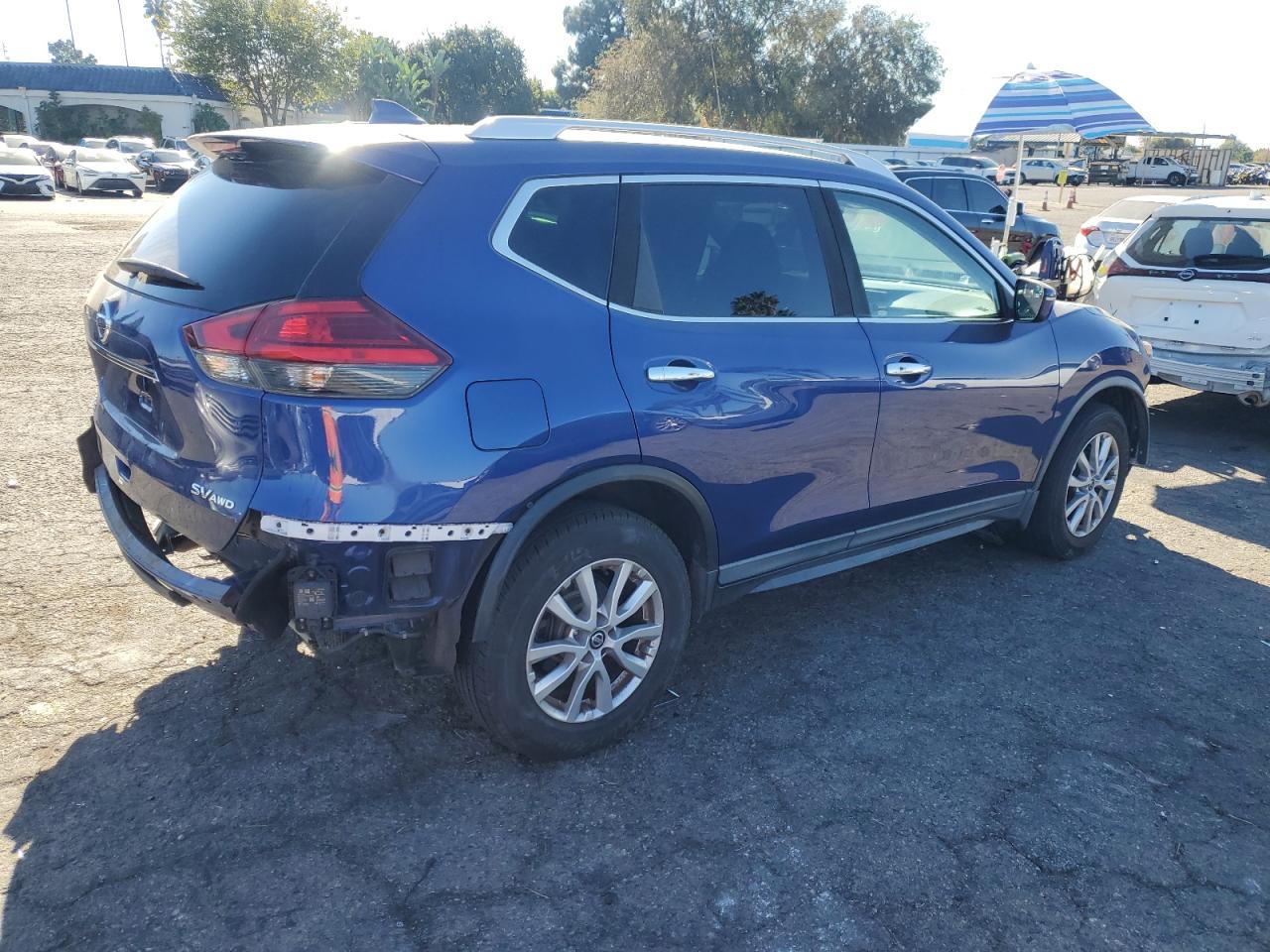 2017 Nissan Rogue VIN KNMAT2MVXHP570054 Copart auction photo, rear end / front end damage thumbnail 3