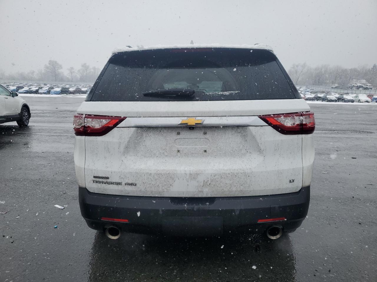 2020 Chevrolet Traverse VIN 1GNEVHKW2LJ133971 Copart auction photo, front end / side damage thumbnail 6