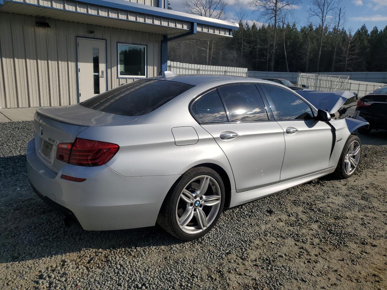 2014 BMW 5er VIN WBA5B1C56EDZ37168 Copart auction photo, front end damage thumbnail 3