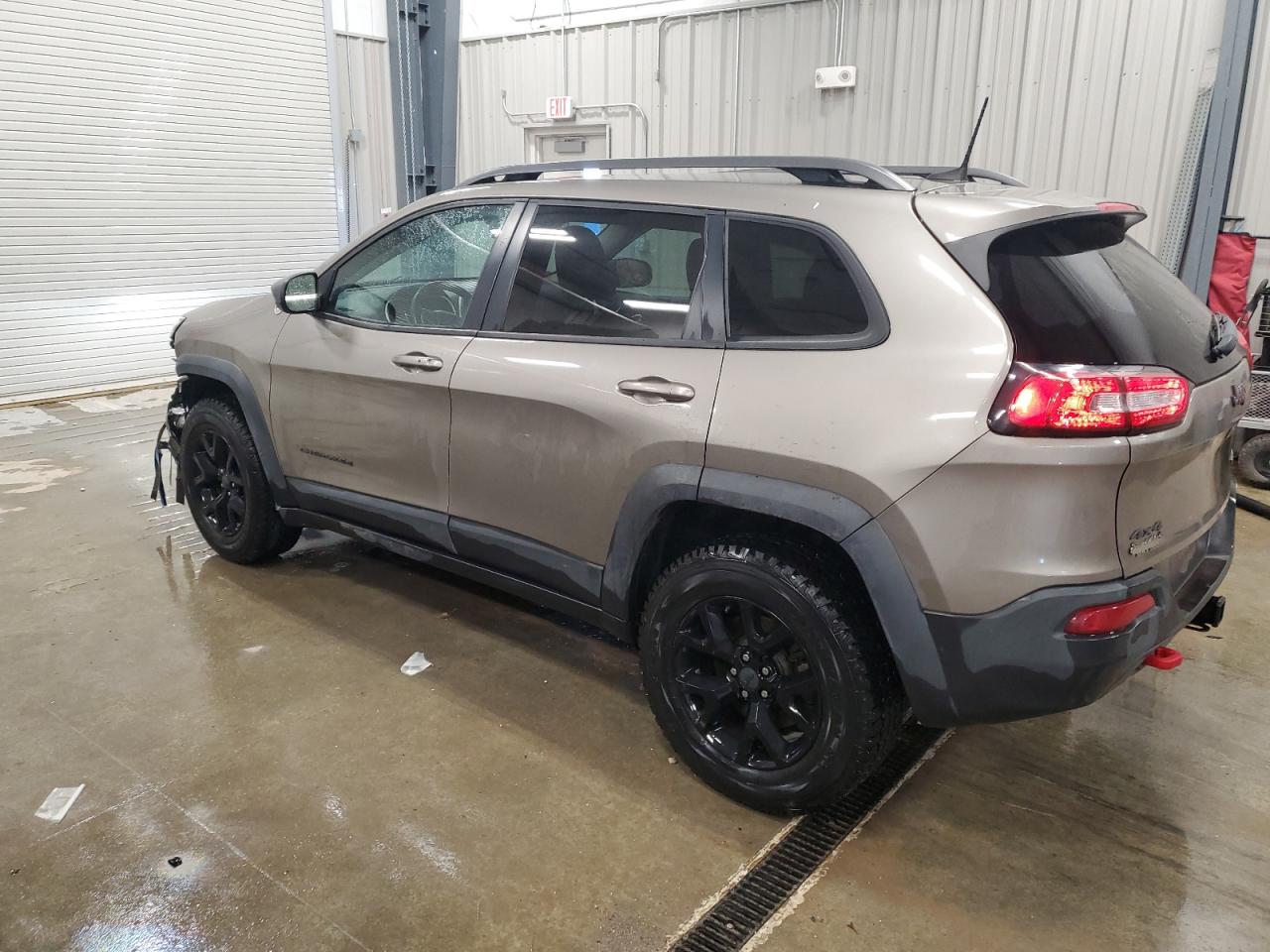 2017 Jeep Cherokee VIN 1C4PJMBSXHW616251 Copart auction photo, front end damage thumbnail 2