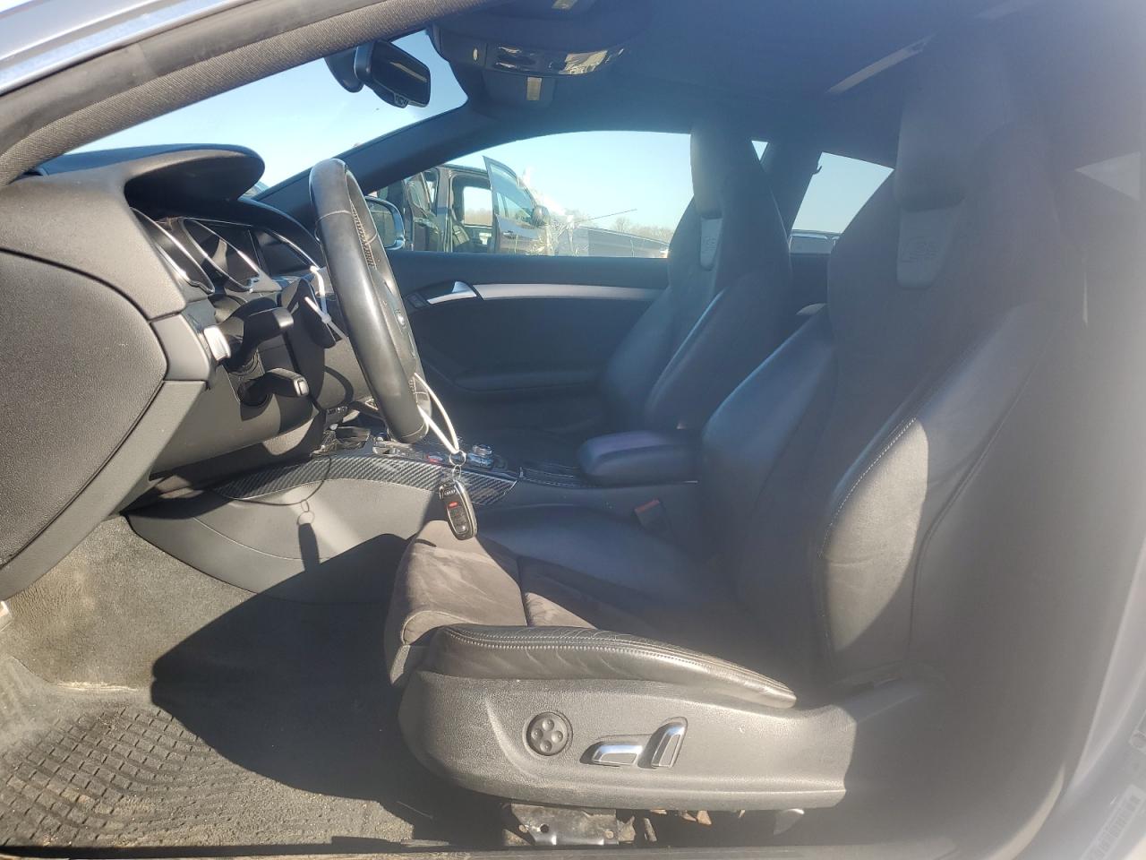 2015 Audi RS5 VIN WAUCGAFR5FA014240 Copart auction photo, front end / minor dent/scratches damage thumbnail 7