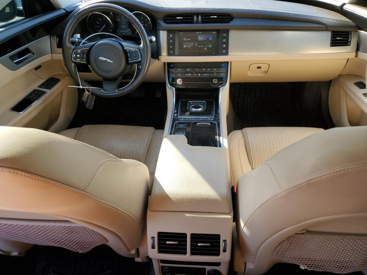2017 Jaguar XF VIN SAJBE4BV0HCY33500 Copart auction photo, minor dent/scratches damage thumbnail 8