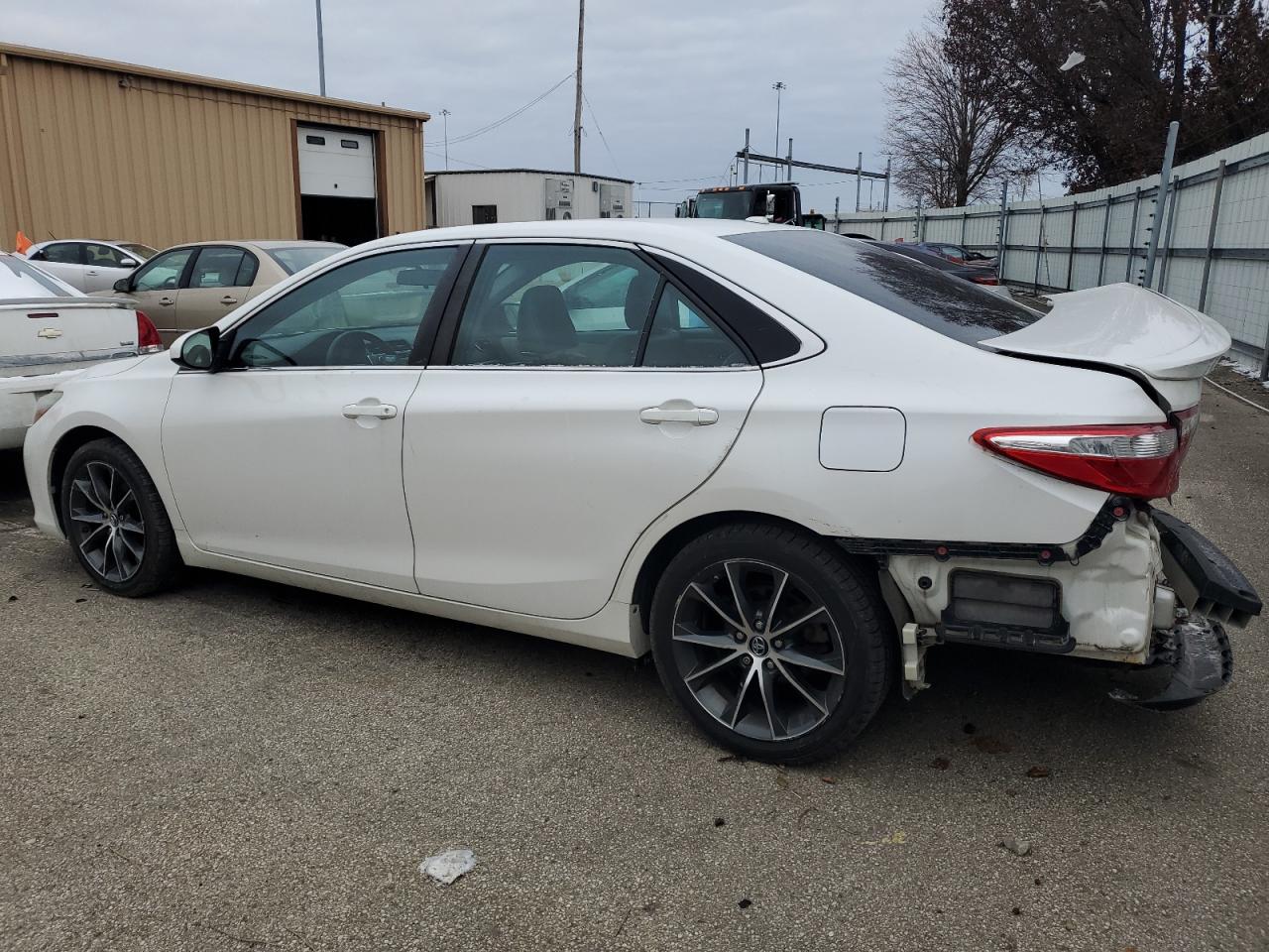 2015 Toyota Camry VIN 4T1BF1FK0FU049198 Copart auction photo, rear end damage thumbnail 2