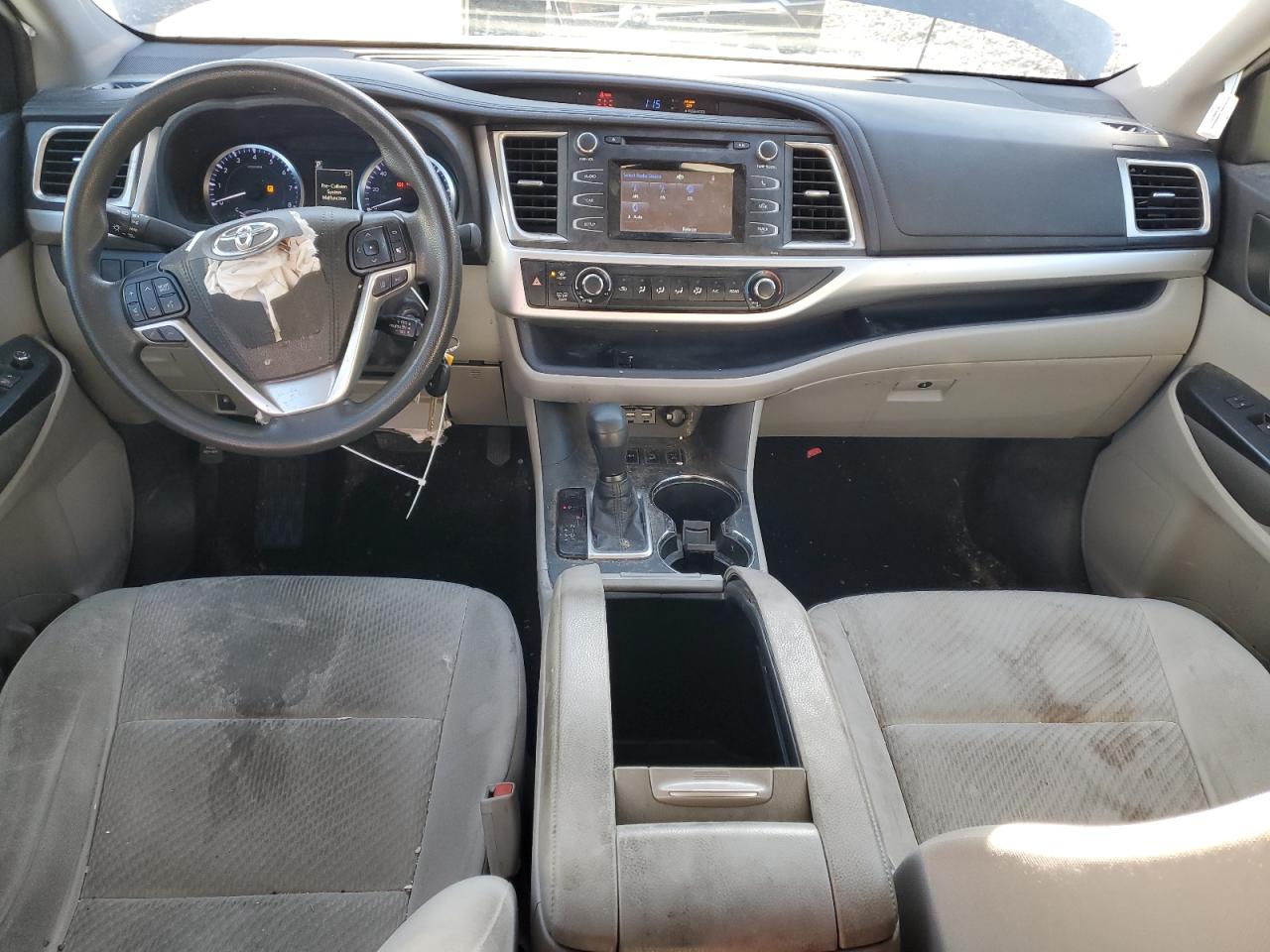 2019 Toyota Highlander VIN 5TDBZRFH5KS737310 Copart auction photo, undercarriage damage thumbnail 8