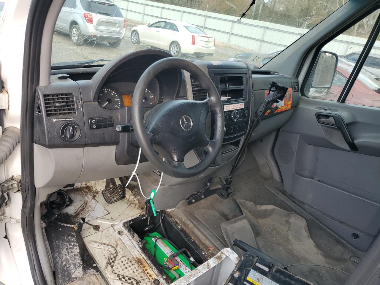 2015 Mercedes-Benz Sprinter VIN WD3PE8DB4FP125488 Copart auction photo, stripped damage thumbnail 8