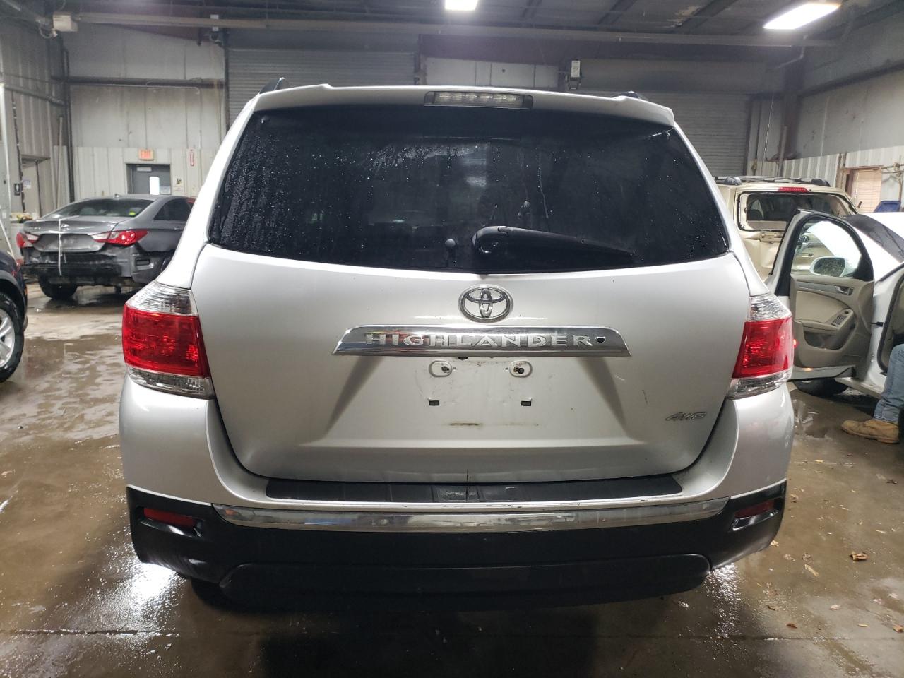 2011 Toyota Highlander VIN 5TDDK3EH4BS043431 Copart auction photo, front end damage thumbnail 6