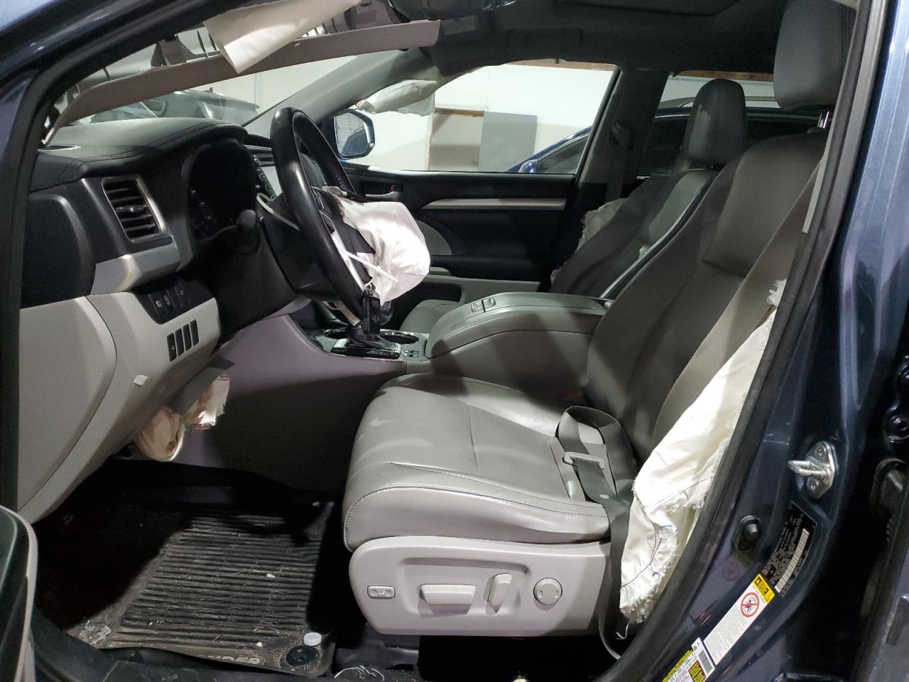 2017 Toyota Highlander VIN 5TDJZRFH8HS509855 Copart auction photo, front end / undercarriage damage thumbnail 7