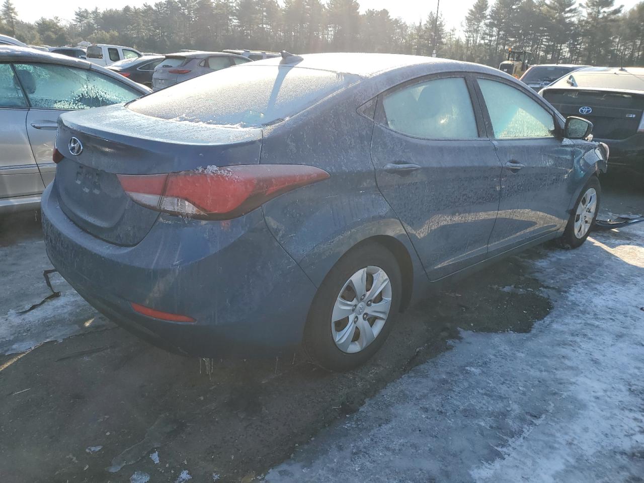 2016 Hyundai Elantra VIN KMHDH4AE0GU602570 Copart auction photo, front end / minor dent/scratches damage thumbnail 3