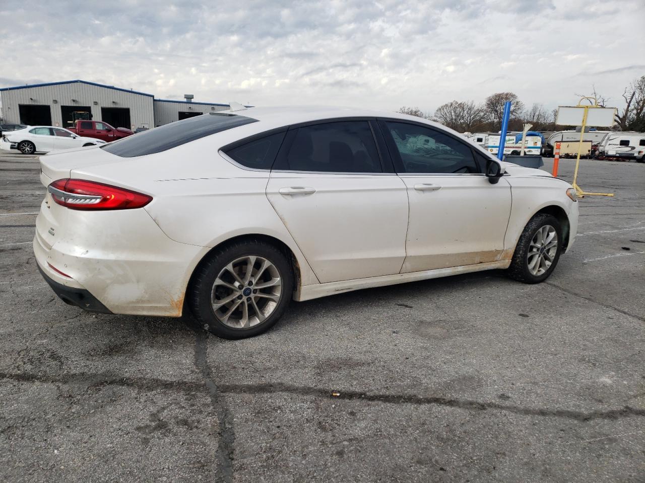 2019 Ford Fusion VIN 3FA6P0HD3KR161724 Copart auction photo, front end / side damage thumbnail 3