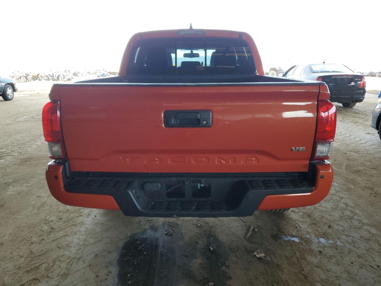 2017 Toyota Tacoma VIN 3TMAZ5CN9HM027057 Copart auction photo, side damage thumbnail 6