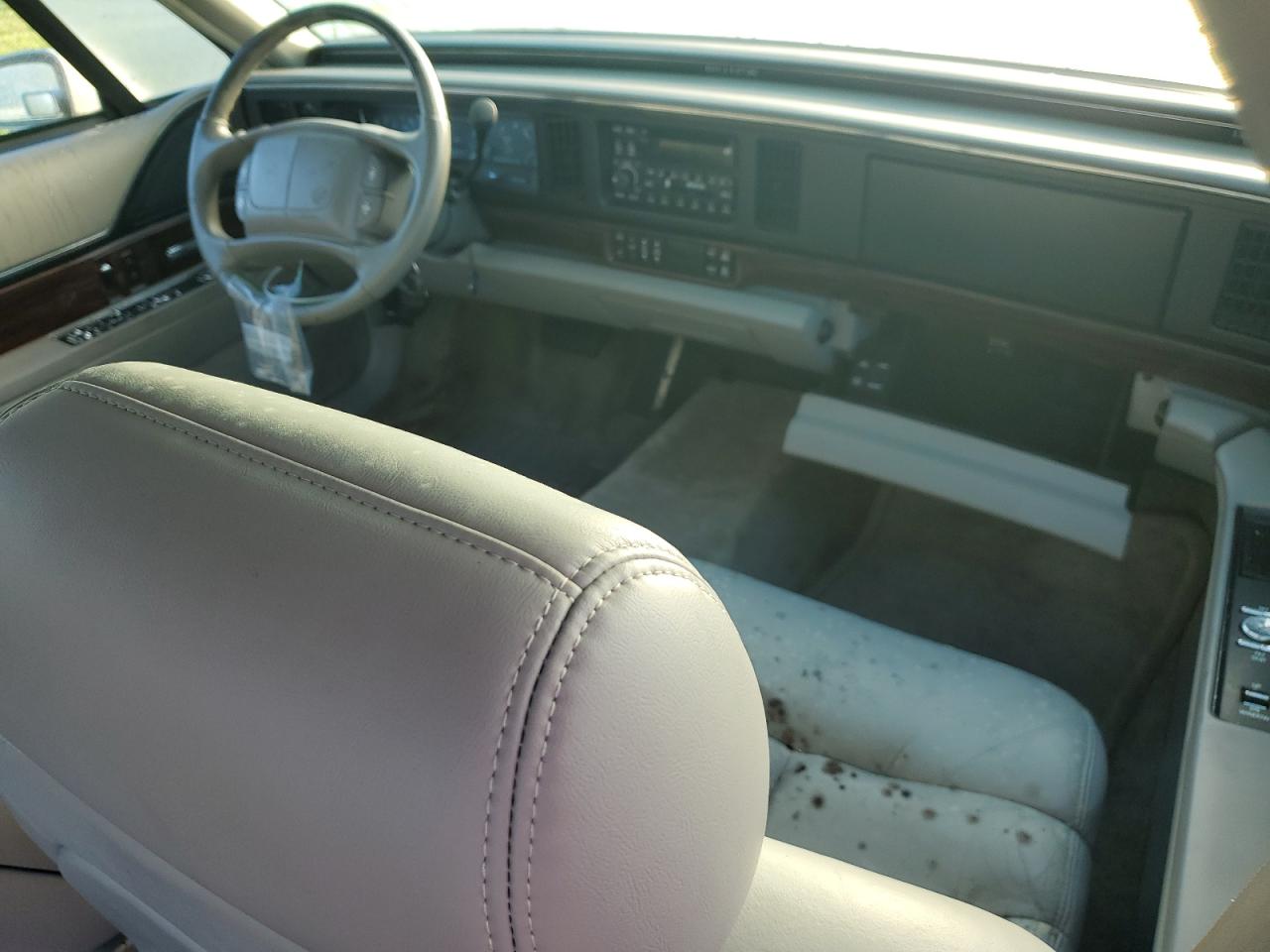 1998 Buick LeSabre VIN 1G4HR52K6WH487067 Copart auction photo, water/flood damage thumbnail 8