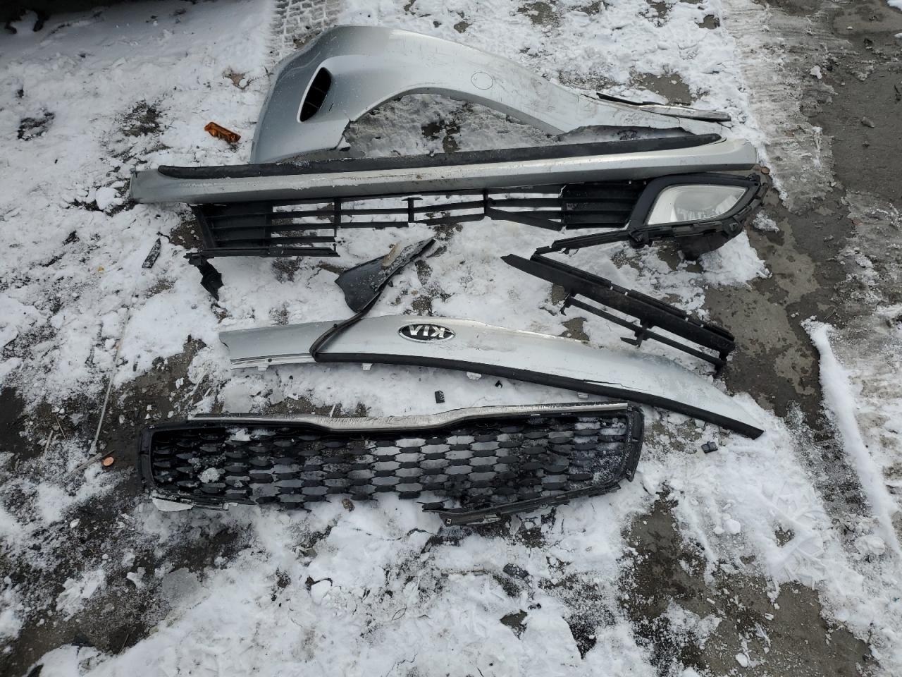 2017 KIA Forte VIN 3KPFL4A83HE038015 Copart auction photo, front end damage thumbnail 12