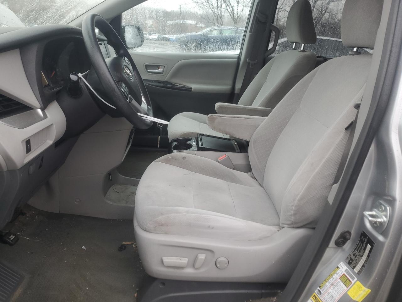 2017 Toyota Sienna VIN 5TDKZ3DC9HS868088 Copart auction photo, front end damage thumbnail 7