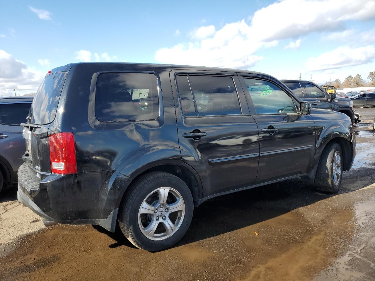 2015 Honda Pilot VIN 5FNYF4H42FB008319 Copart auction photo, side damage thumbnail 3