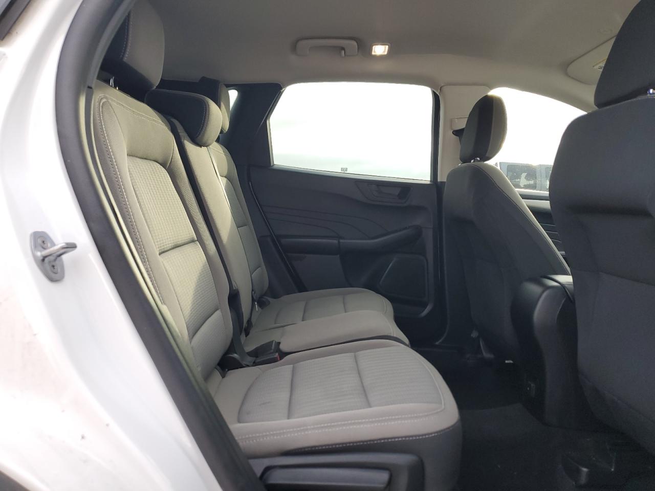 2022 Ford Escape VIN 1FMCU0F63NUA33762 Copart auction photo, front end / minor dent/scratches damage thumbnail 11