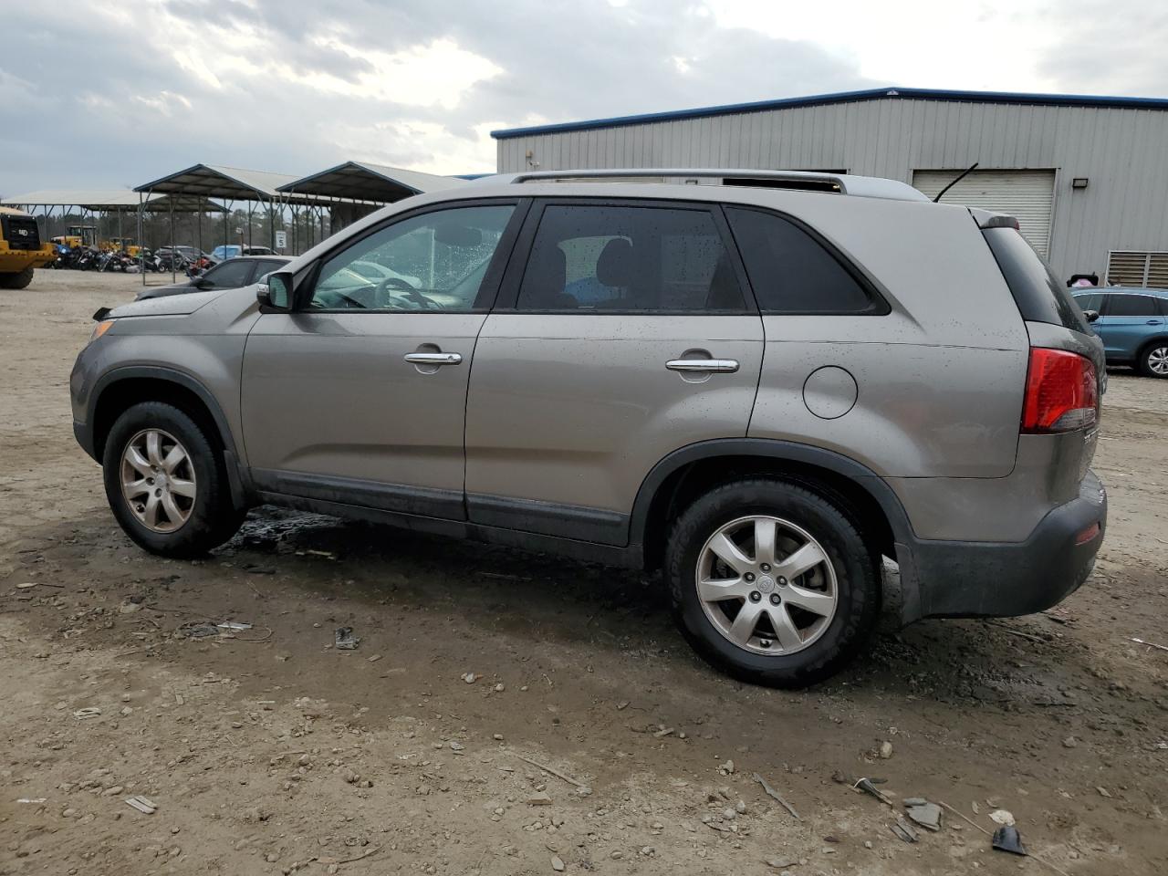 2011 KIA Sorento VIN 5XYKT3A14BG174076 Copart auction photo, front end damage thumbnail 2