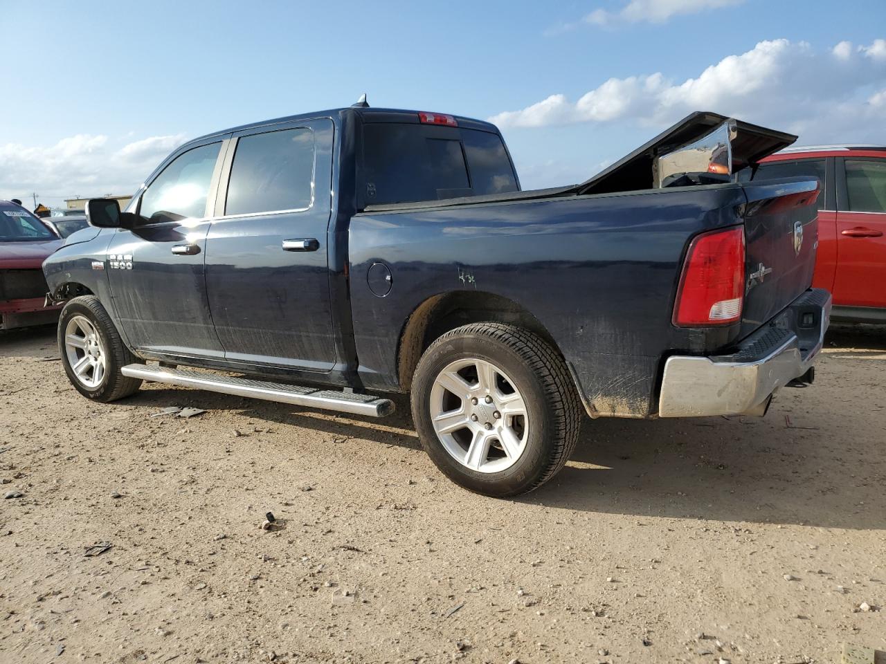 2018 RAM 1500 VIN 1C6RR7LT8JS152441 Copart auction photo, front end / minor dent/scratches damage thumbnail 2