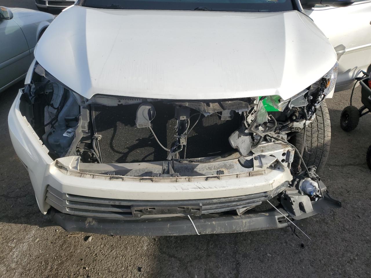 2017 Toyota Highlander VIN 5TDDZRFH1HS477473 Copart auction photo, front end damage thumbnail 11