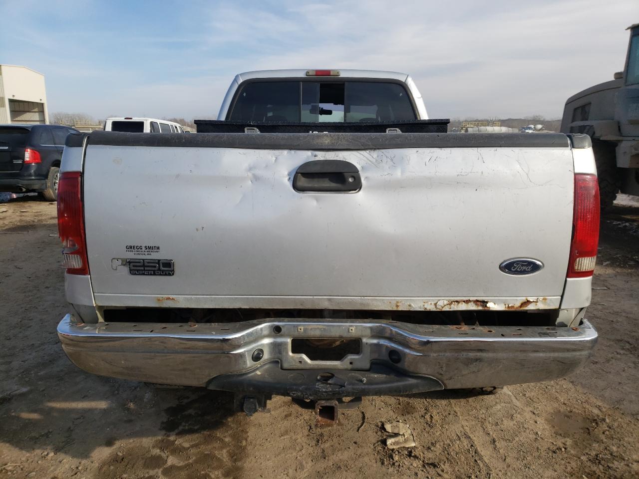 2003 Ford F350 VIN 1FTSW31F63EA58469 Copart auction photo, vandalism / minor dent/scratches damage thumbnail 6