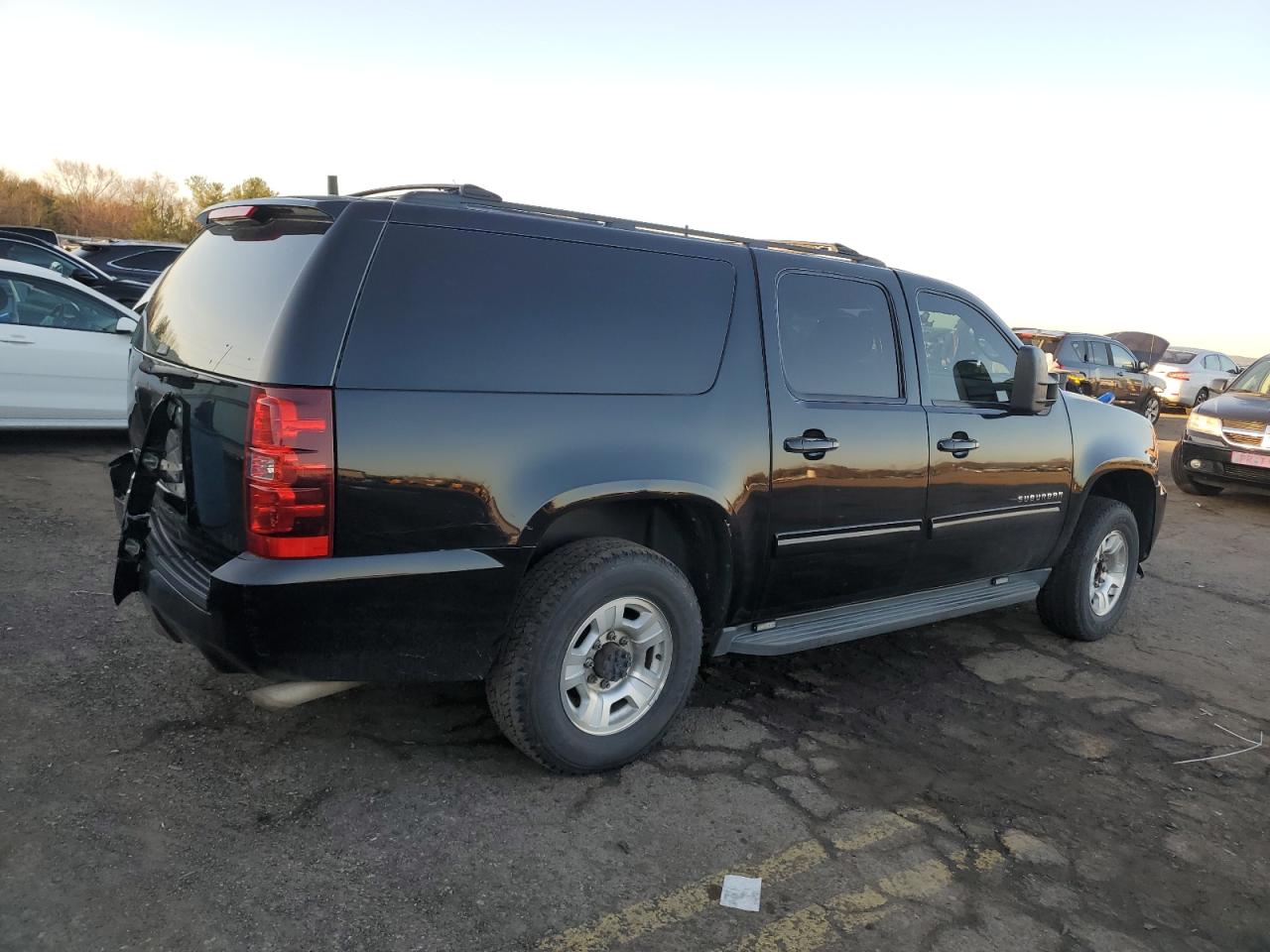 2013 Chevrolet Suburban VIN 1GNWKLEG5DR300315 Copart auction photo, rear end / side damage thumbnail 3