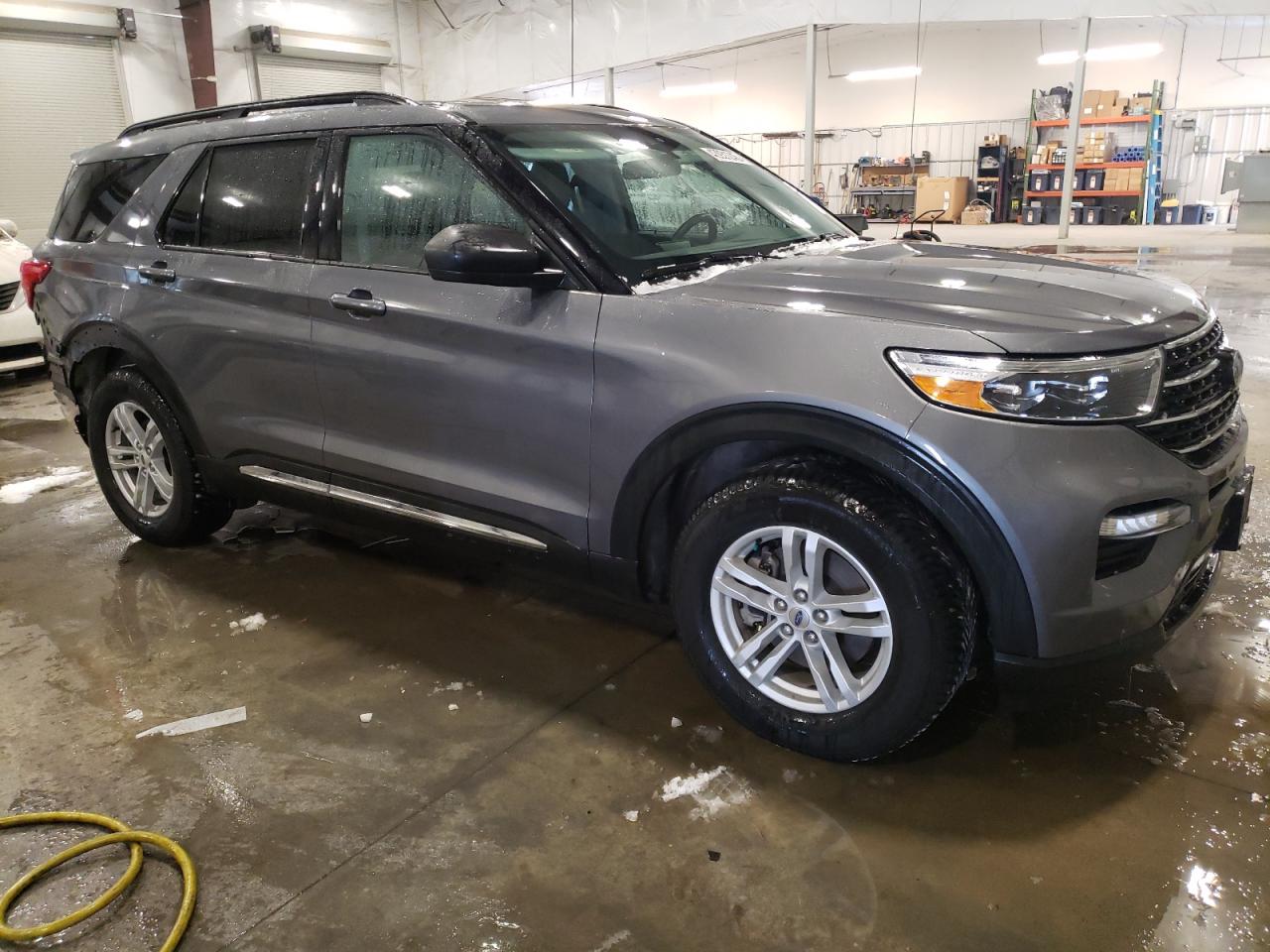 2021 Ford Explorer VIN 1FMSK8DH2MGB21011 Copart auction photo, rear end / side damage thumbnail 4