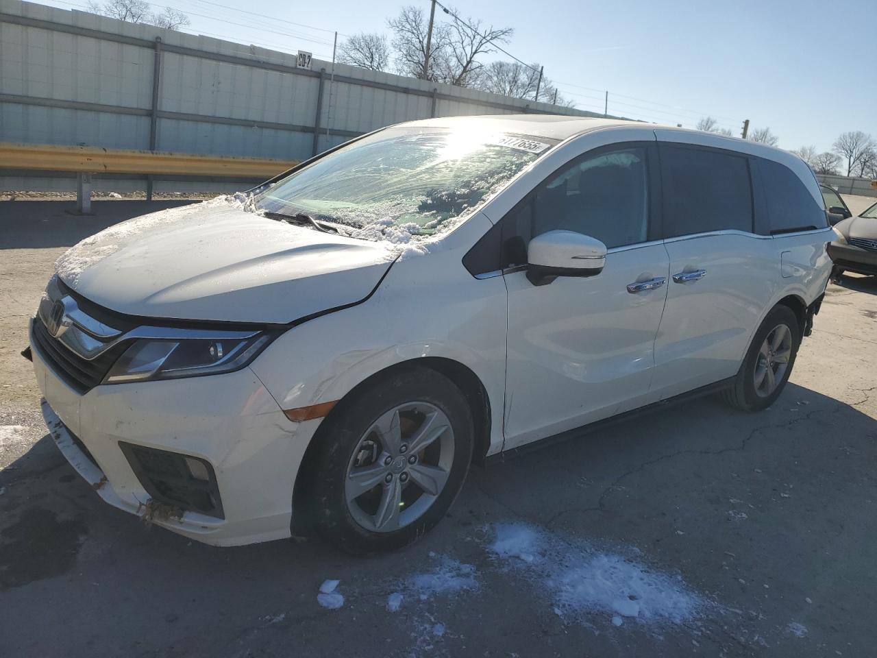 2018 Honda Odyssey VIN 5FNRL6H75JB026440