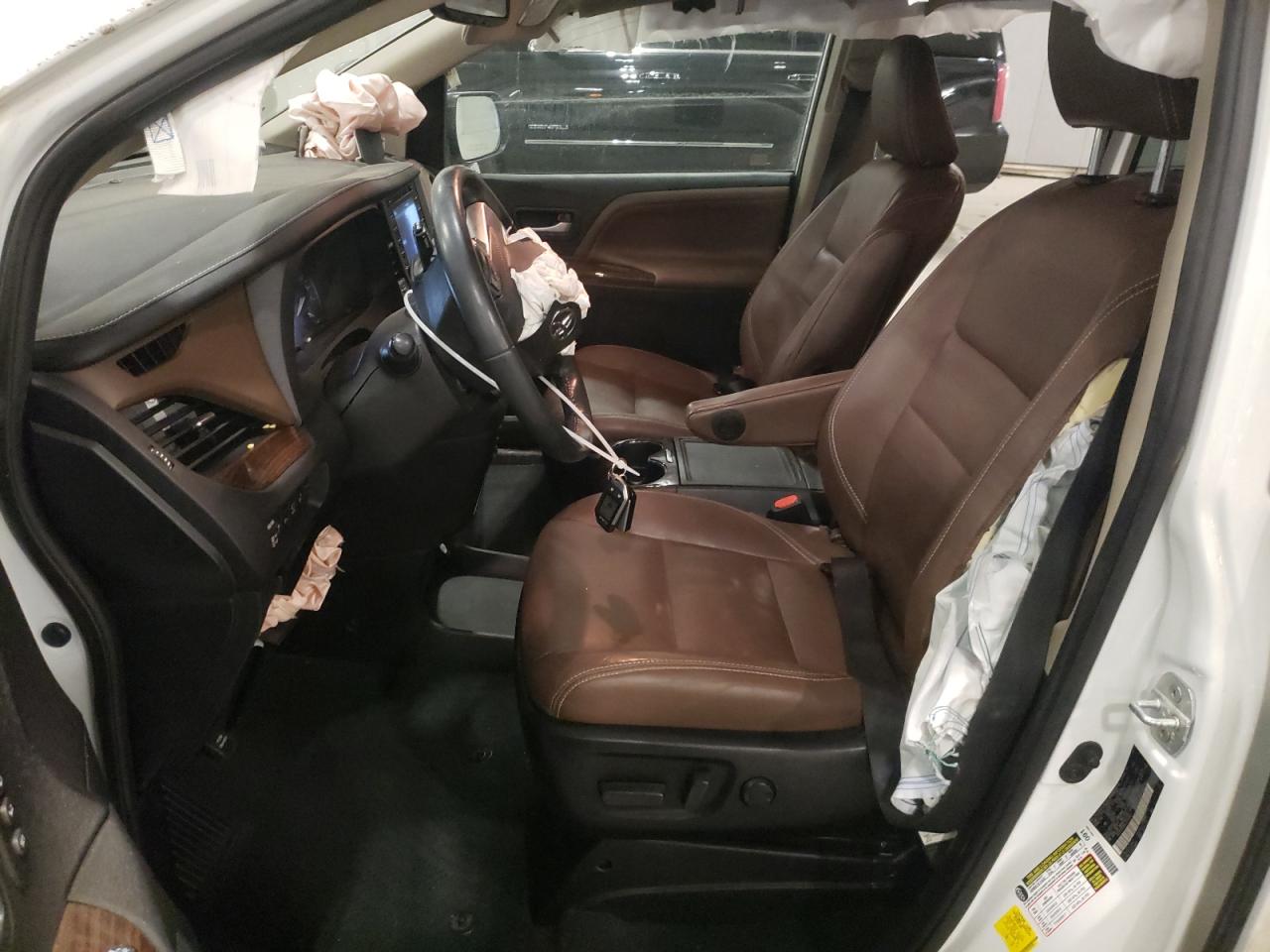 2020 Toyota Sienna VIN 5TDYZ3DC6LS027848 Copart auction photo, front end / burn - engine damage thumbnail 7