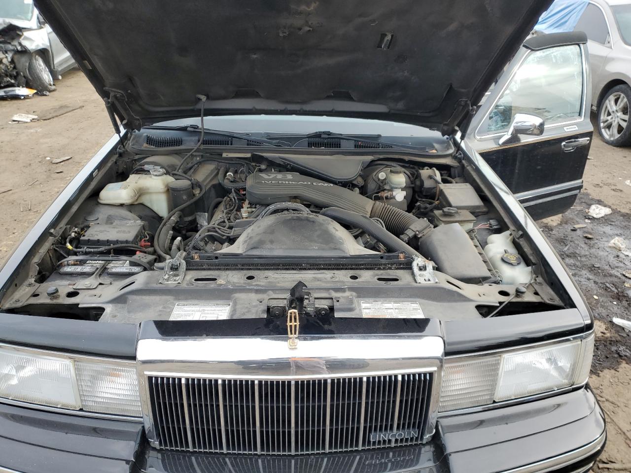 1991 Lincoln Town Car VIN 1LNCM81W8MY645727 Copart auction photo, side / mechanical damage thumbnail 11